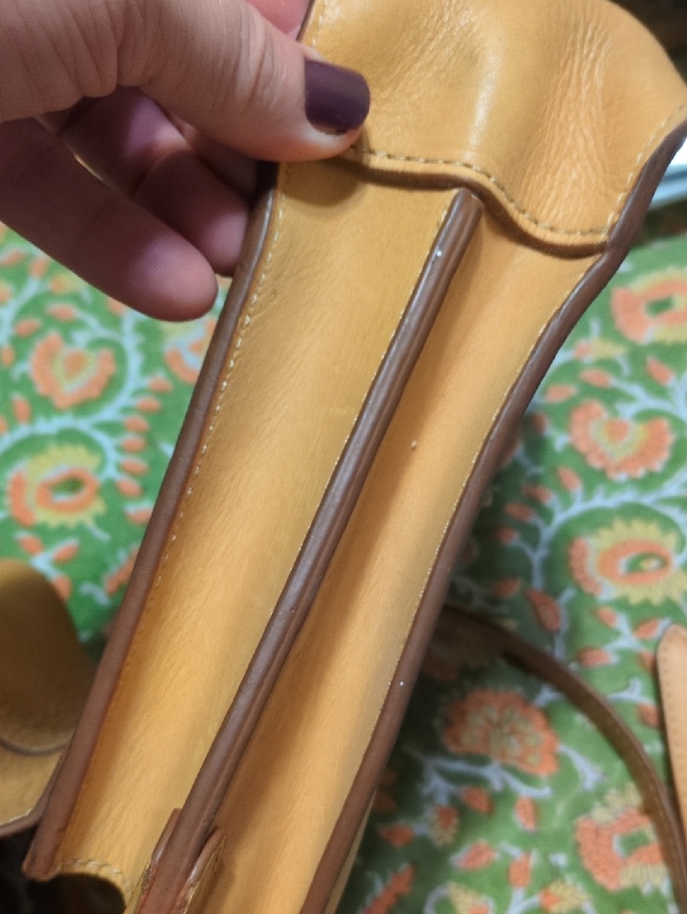 FRYE Classic Tan Leather Crossbody Bag - Women's Shoulder Purse - Picture 13 of 15